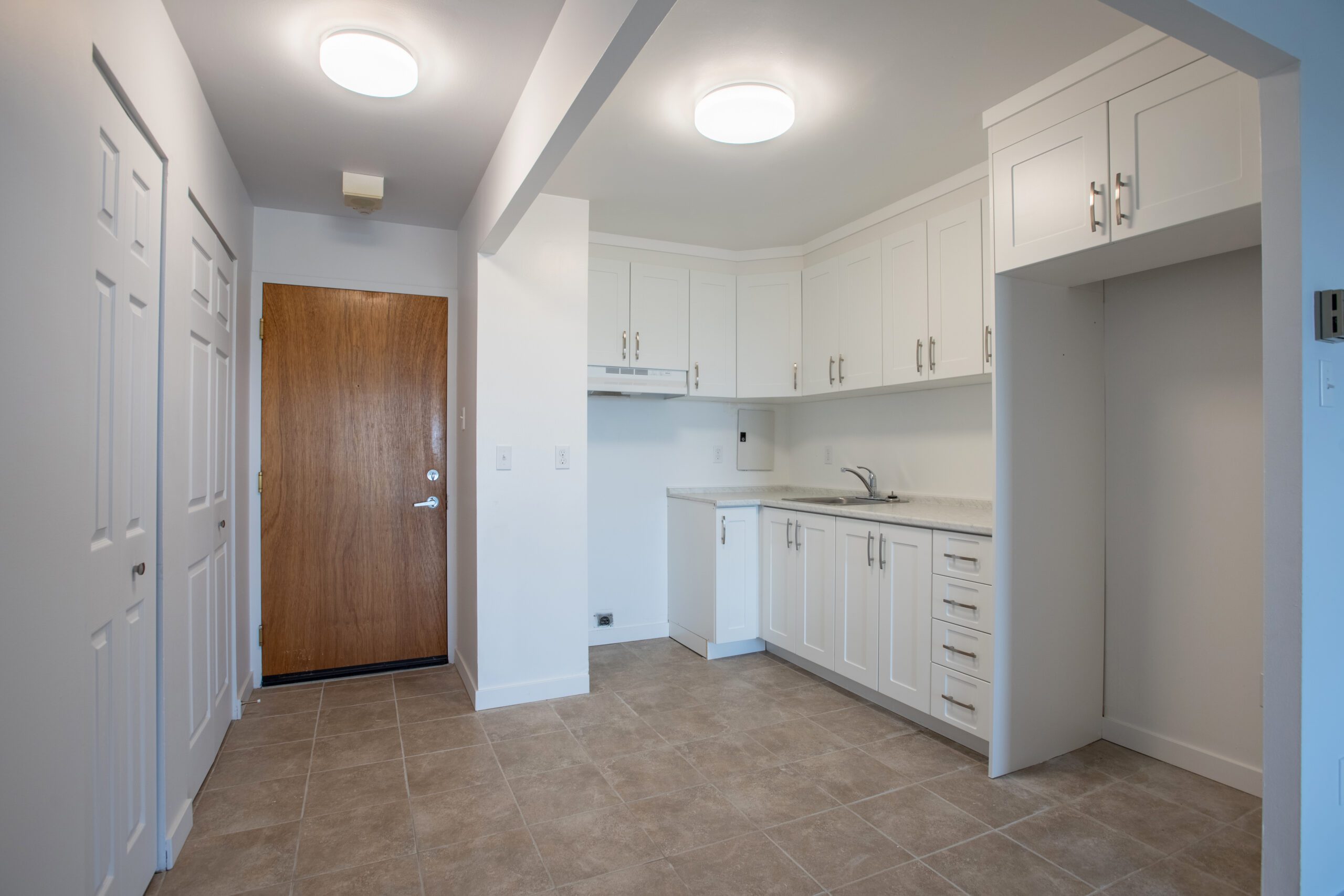 Cuisine et entrée d'un 4 1/2