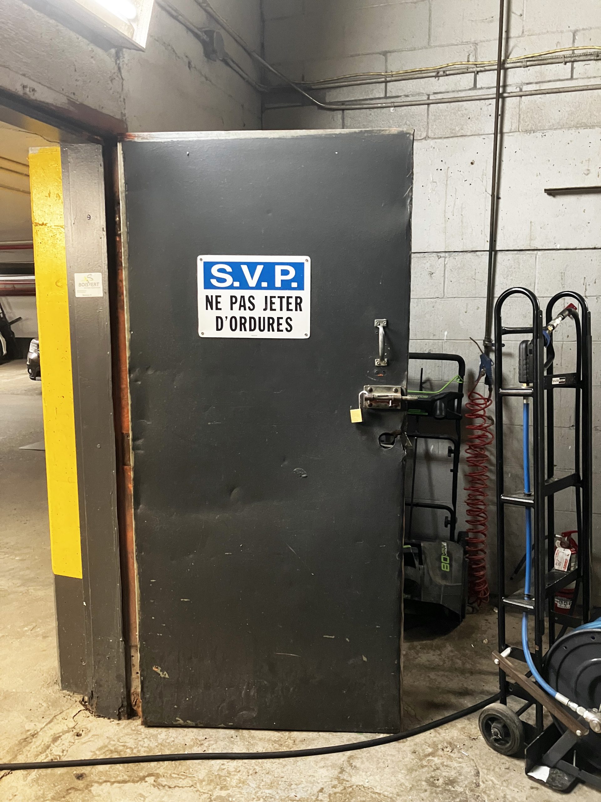 Grand ménage des chutes à déchets